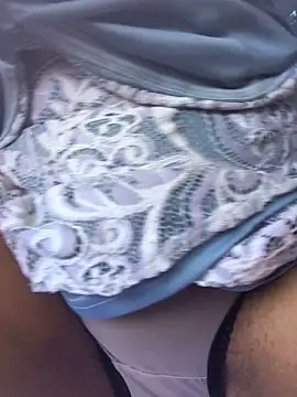 Ladyzee25 online show from November 2025 06:12:01 PM