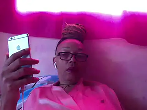 Ladyzee25 online show from March 2026 11:58:01 AM