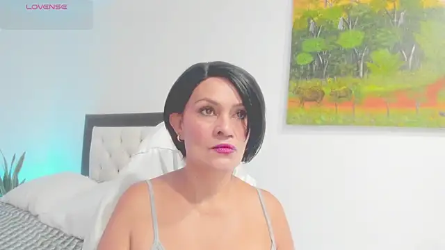 Snapshot of CarolinneFiotti chatting on February 2026 01:06:01 PM CarolinneFiotti online show from February 2026 01:06:01 PM