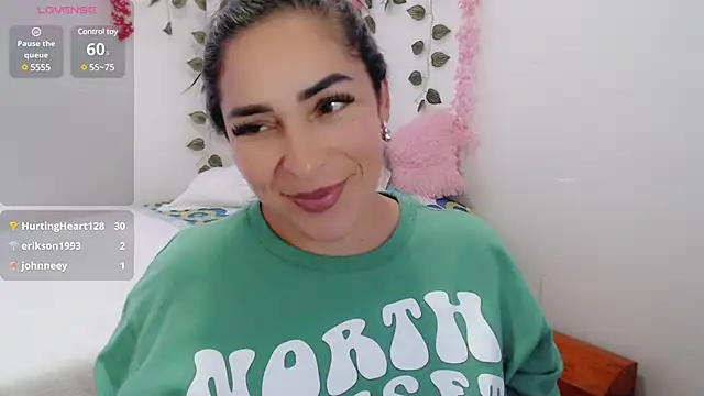 Snapshot of luna_lgomez_ chatting on March 2025 02:15:02 PM luna lgomez  online show from March 2025 02:15:02 PM