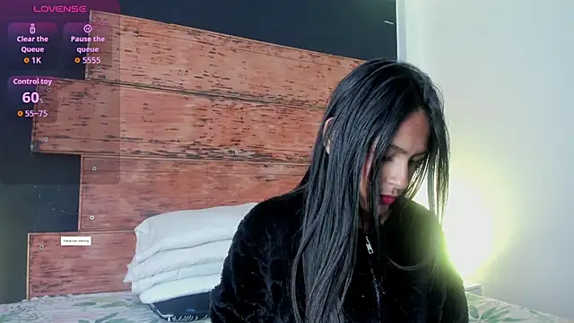 Fernanda liie  online show from July 2026 12:58:02 PM