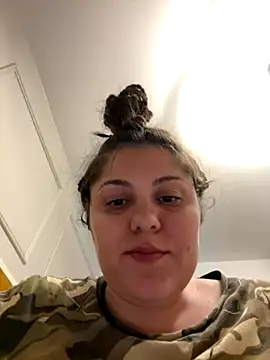 Layla- online show from September 2025 11:16:01 PM