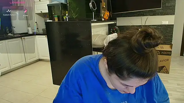 Layla- online show from February 2026 10:42:02 AM