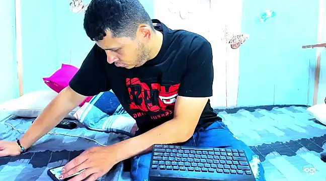 Emilianoveryhot online show from March 2025 04:14:01 AM