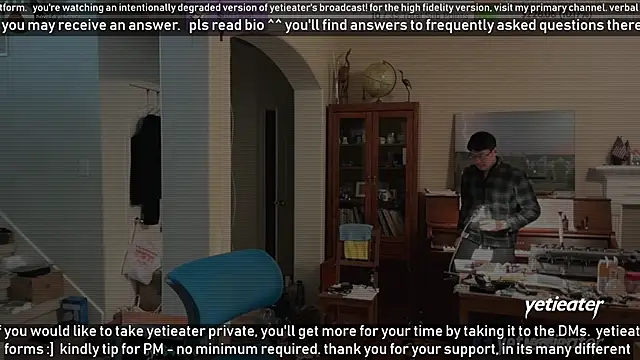 Snapshot of yetieater chatting on January 2025 09:53:02 PM yetieater online show from January 2025 09:53:02 PM