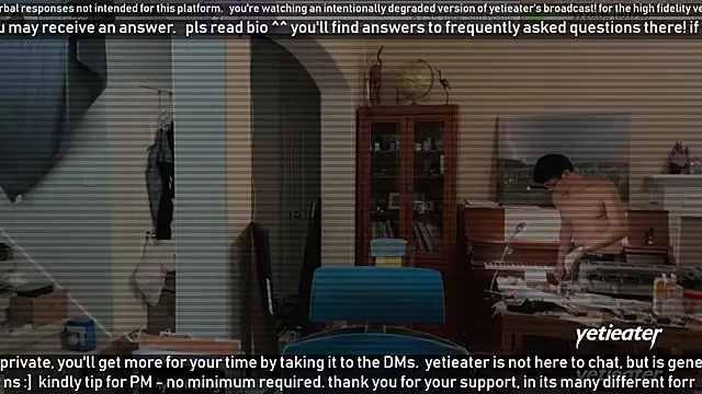 Snapshot of yetieater chatting on February 2025 09:15:02 PM yetieater online show from February 2025 09:15:02 PM