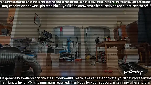 Snapshot of yetieater chatting on March 2025 05:25:02 PM yetieater online show from March 2025 05:25:02 PM