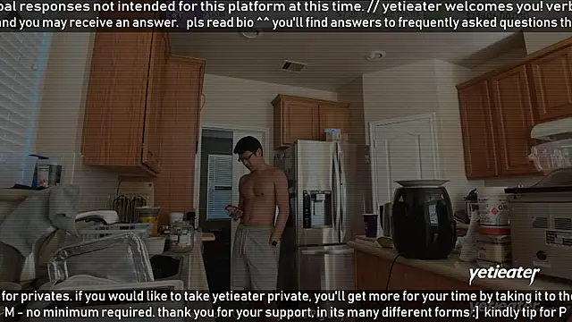 Snapshot of yetieater chatting on February 2026 06:22:02 PM yetieater online show from February 2026 06:22:02 PM