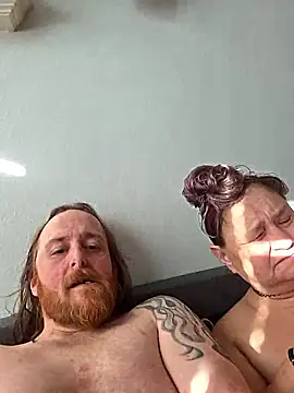 Snapshot of SpnzTnT chatting on February 2026 10:02:02 PM SpnzTnT online show from February 2026 10:02:02 PM