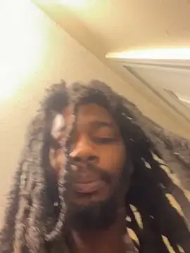 Snapshot of datlongone chatting on October 2025 08:59:02 AM datlongone online show from October 2025 08:59:02 AM