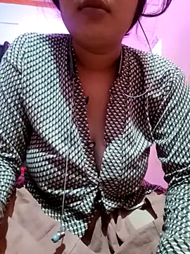 Snapshot of Beautiful_Puja chatting on March 2025 11:27:01 PM Beautiful Puja online show from March 2025 11:27:01 PM