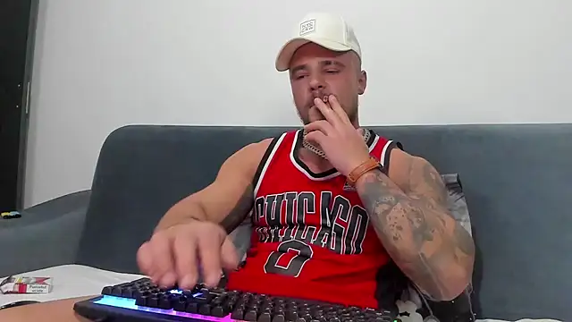 Tiberius hunk online show from March 2025 08:50:02 PM