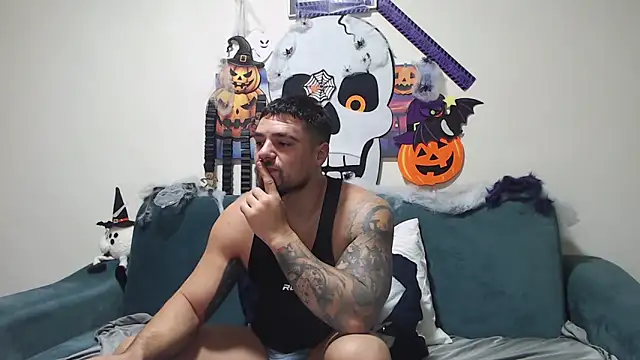 Tiberius hunk online show from November 2025 11:54:01 AM