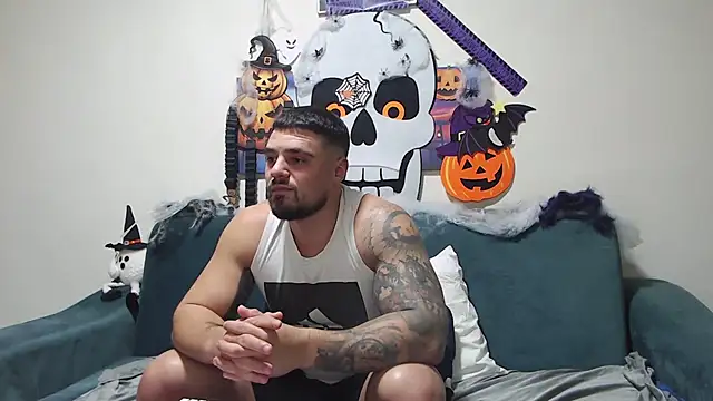 Tiberius hunk online show from November 2025 07:04:02 PM