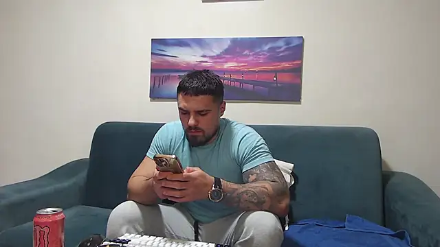 Tiberius hunk online show from December 2025 05:11:02 PM