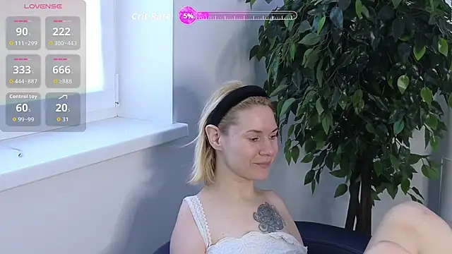 EmmaGallen online show from October 2025 09:21:01 AM