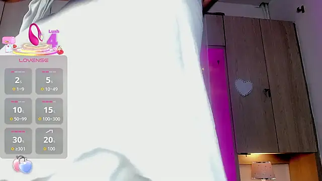 Snapshot of BeverlySteel chatting on November 2025 08:00:01 PM BeverlySteel online show from November 2025 08:00:01 PM