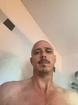 Mac ThunderCock online show from April 2026 09:30:02 PM