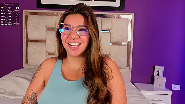 Snapshot of emilyy_cooperr chatting on May 2026 12:12:01 PM emilyy cooperr online show from May 2026 12:12:01 PM