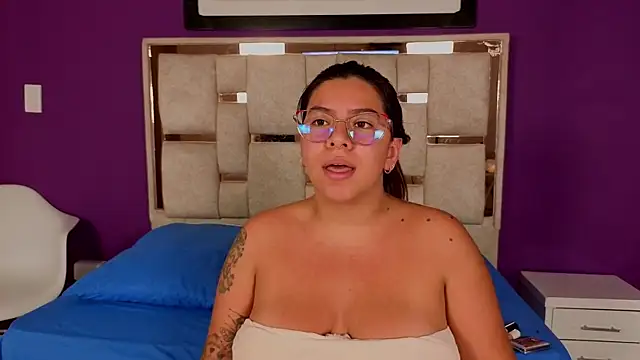 emilyy cooperr online show from July 2026 12:19:01 PM