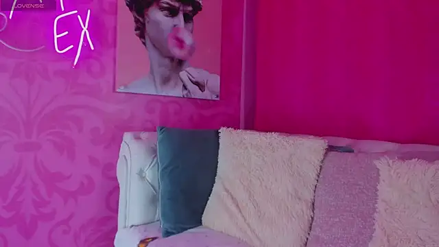 Zoe-S online show from March 2025 01:06:01 PM