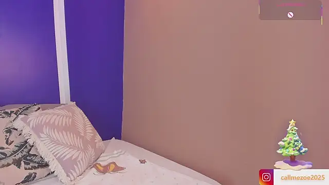 Zoe-S online show from December 2025 08:17:01 PM