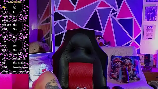 demimoore222 online show from April 2026 04:18:01 PM