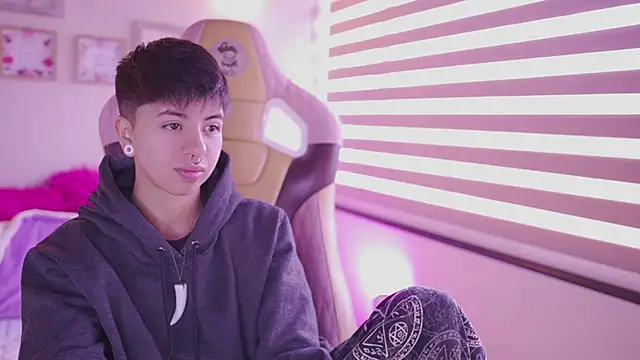 tommy blue online show from March 2026 01:04:02 PM