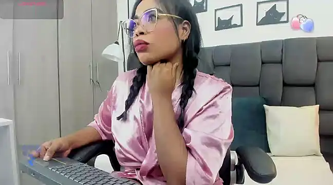 Snapshot of CandyMartinez_ chatting on March 2025 08:40:02 PM CandyMartinez online show from March 2025 08:40:02 PM
