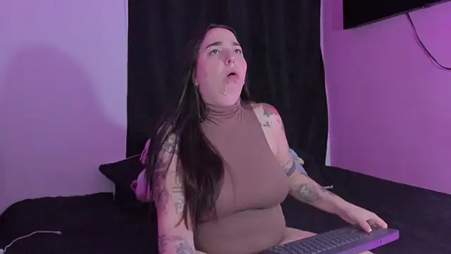 Snapshot of Celestte chatting on November 2025 04:49:01 AM Celestte online show from November 2025 04:49:01 AM