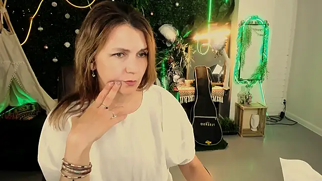NicoleHitman online show from May 2026 01:16:02 PM
