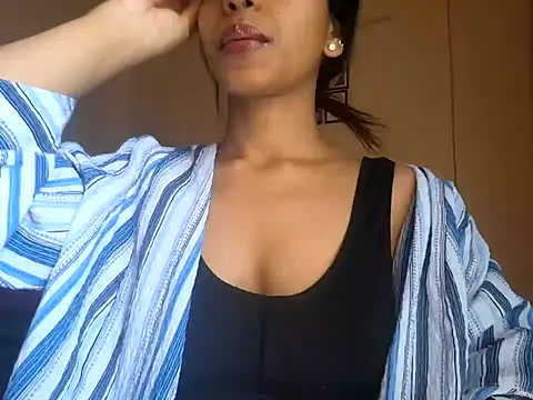 Queen Ayeshaa online show from March 2025 11:22:02 AM