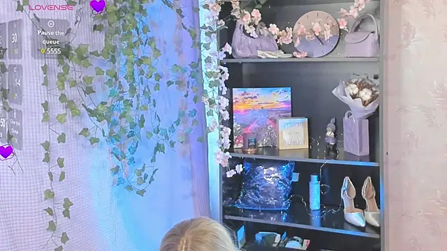 Snapshot of MelissaMillton chatting on March 2025 11:55:02 AM MelissaMillton online show from March 2025 11:55:02 AM