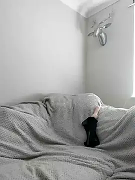 Snapshot of petitetattoed chatting on March 2025 12:18:02 PM petitetattoed online show from March 2025 12:18:02 PM