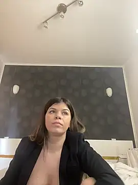Snapshot of EllyMilf chatting on March 2025 12:05:02 PM EllyMilf online show from March 2025 12:05:02 PM