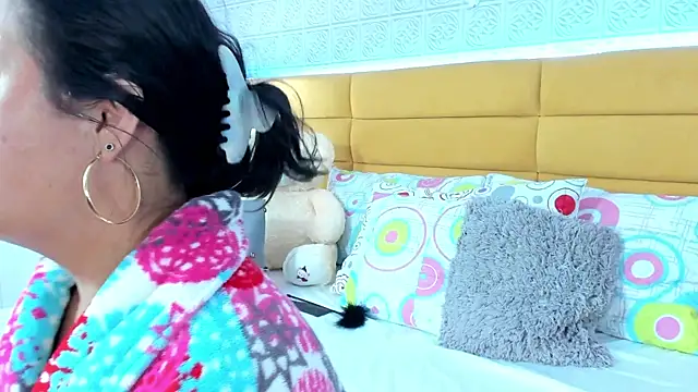 LeilaHiuston online show from December 2025 08:41:02 AM