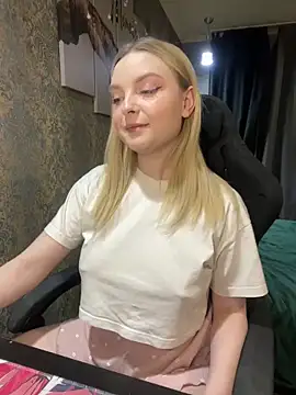 Lina ly online show from March 2025 08:11:01 PM