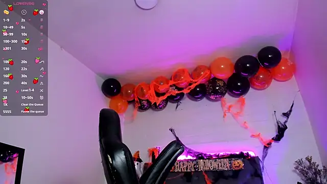 Ayliinn  online show from October 2025 04:20:01 AM