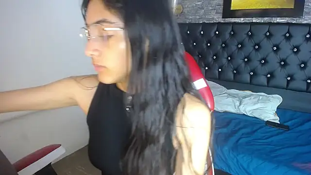 Valen Person online show from March 2025 12:01:02 PM