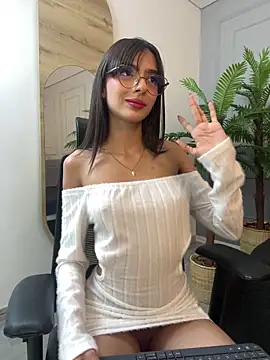 ZaraLuuv online show from November 2025 04:55:01 PM