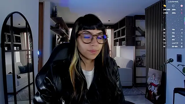 Saraa Desiree online show from March 2026 03:16:01 PM