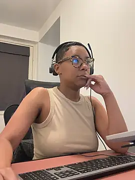 Snapshot of Melia_Rayne chatting on May 2026 09:48:02 AM Melia Rayne online show from May 2026 09:48:02 AM