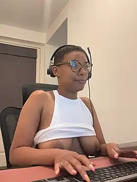 Snapshot of Melia_Rayne chatting on June 2026 09:55:02 AM Melia Rayne online show from June 2026 09:55:02 AM