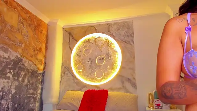 SarahLynn7 online show from March 2025 09:04:01 PM