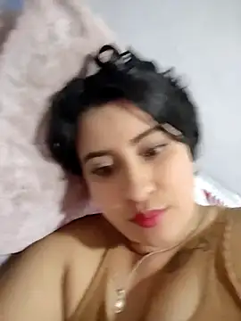 Snapshot of mialorents chatting on November 2025 05:00:02 PM mialorents online show from November 2025 05:00:02 PM