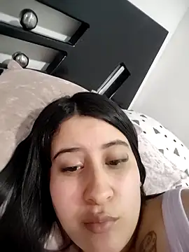 Snapshot of mialorents chatting on December 2025 12:27:01 AM mialorents online show from December 2025 12:27:01 AM