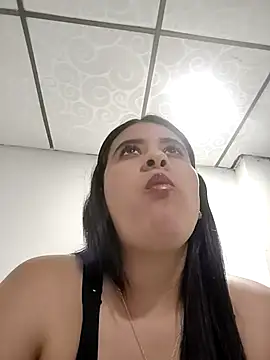 Snapshot of mialorents chatting on December 2025 11:14:02 PM mialorents online show from December 2025 11:14:02 PM