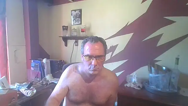 Snapshot of HunkofRock chatting on May 2026 04:13:02 PM HunkofRock online show from May 2026 04:13:02 PM