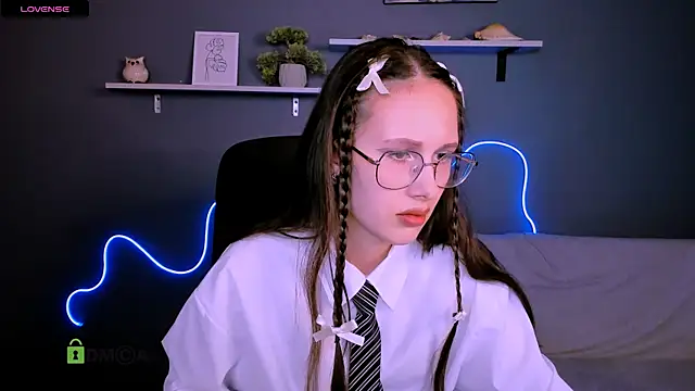 mona cloud online show from September 2025 08:00:02 PM