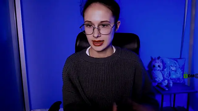 mona cloud online show from October 2025 07:45:01 PM